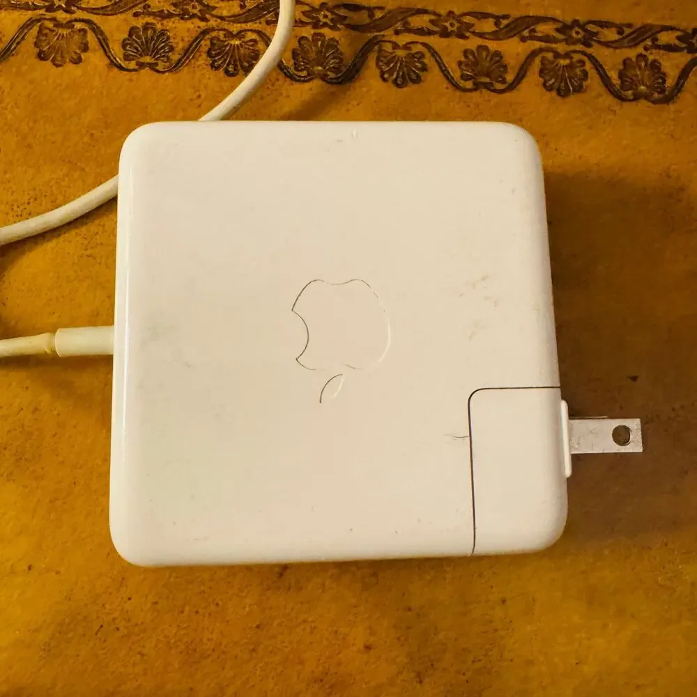Apple 85W MagSafe Power Adapter A1343 MacBook Pro Genuine Apple Working